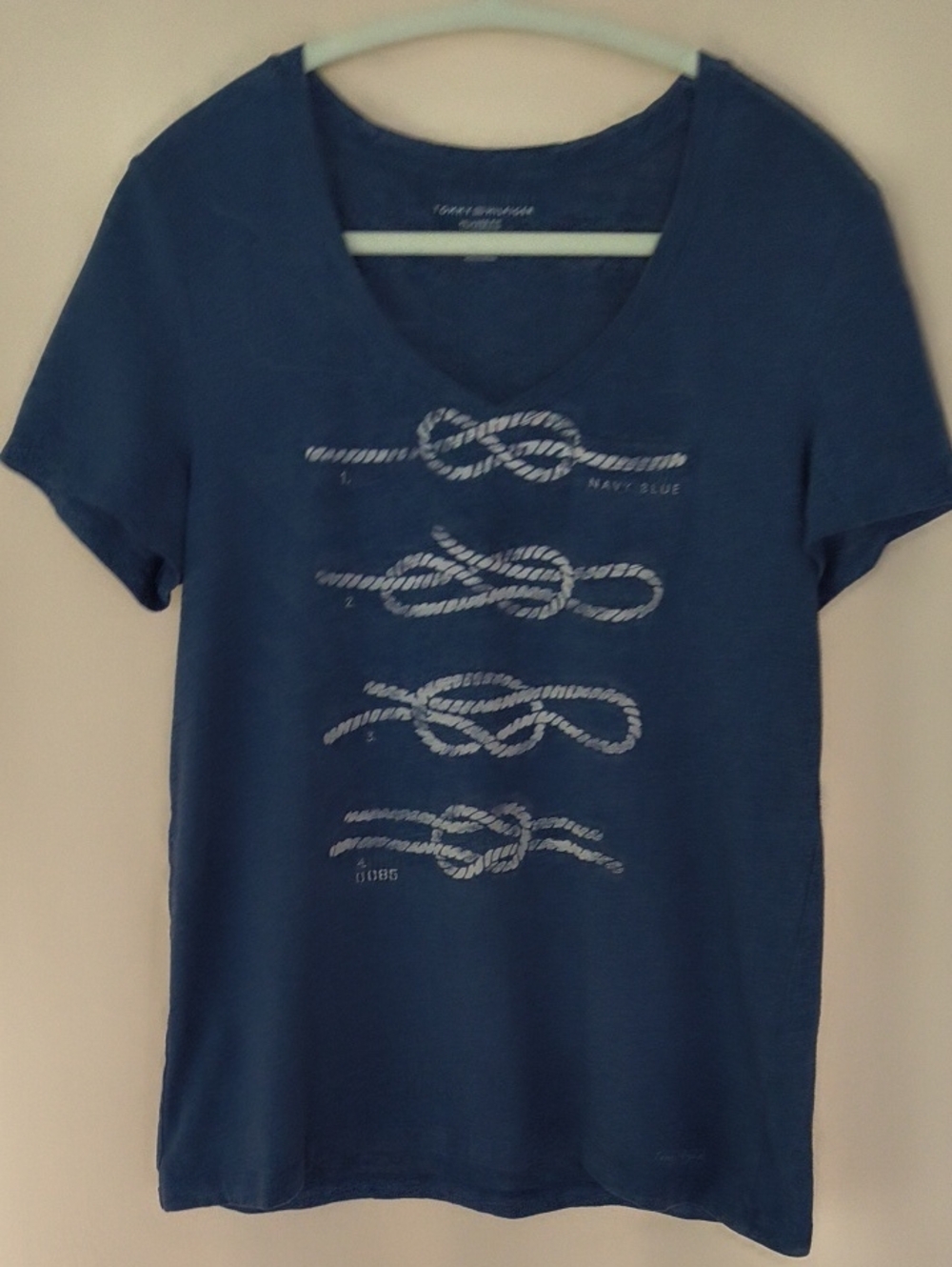 Tommy Hilfiger Nautical Navy Blue Relaxed Fit V-Neck Sailors Knot Tee Size M